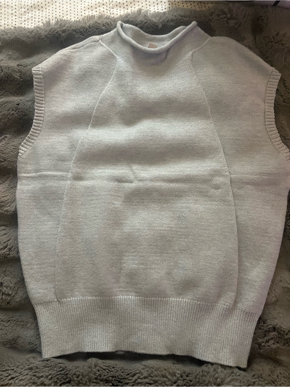 LOFT Women's Sleeveless roll neck Vest in Light Gray